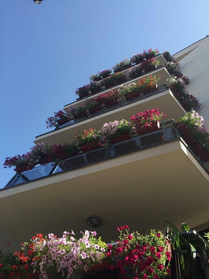 Bentley Apartments Pristina Eksteriør bilde