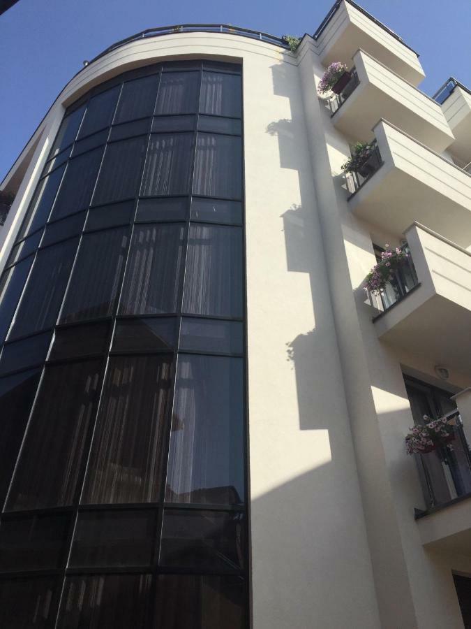 Bentley Apartments Pristina Eksteriør bilde